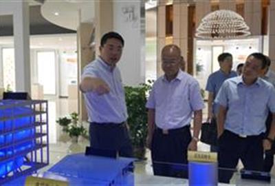Shaoxing entrepreneurs association president Yongjie Yin and other leaders visited TUNA to investigate and research